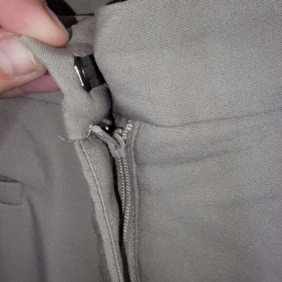 Chico's Fabulously Slimming Ankle Pants Size 2 (Large 12) - Picture 4 of 6